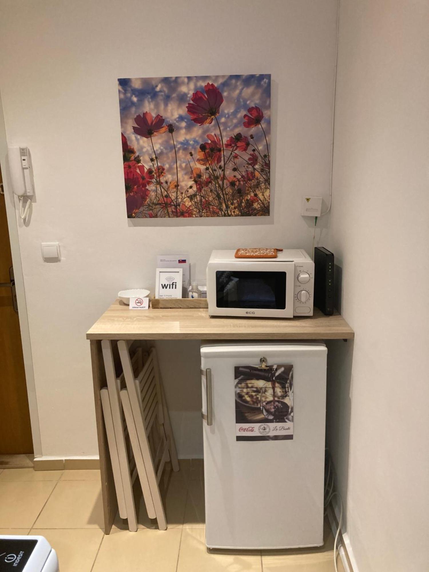 Apartman Nedaleko Centra Mesta Michalovce Ngoại thất bức ảnh